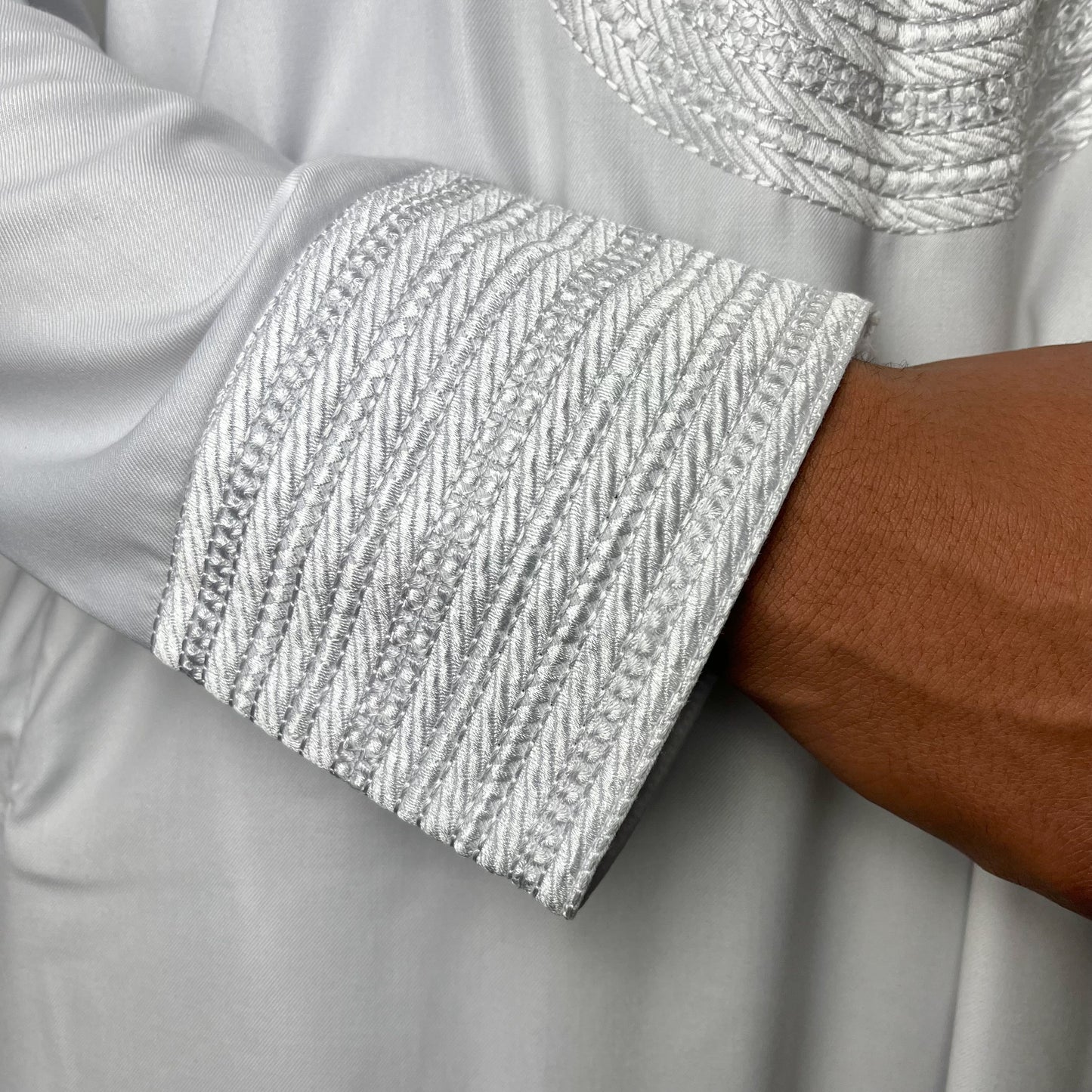 White Embroidered Kuwaiti Thobe